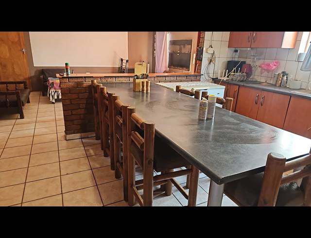 8 BEDROOM HOUSE FOR SALE IN DIBENG